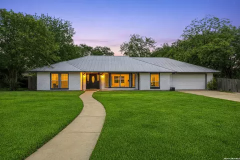 100 Northcrest Dr, Castle Hills, TX 78213
