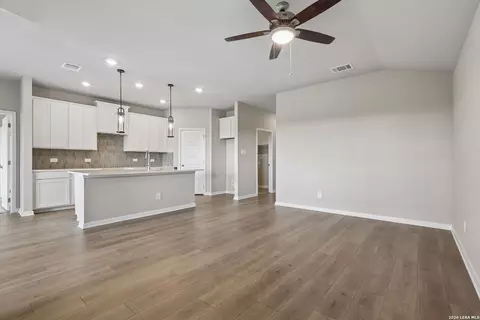 2810 Clemente Way, Converse, TX 78109 photo 12