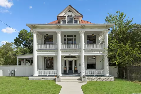 321 E Dewey Pl, San Antonio, TX 78212