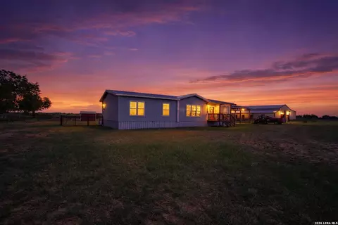 9009 Farm To Market 462 S, Hondo, TX 78861
