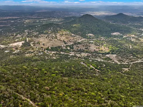 View/Area - 2601 B And R Rd, Utopia, TX 78884 photo 7 of 11