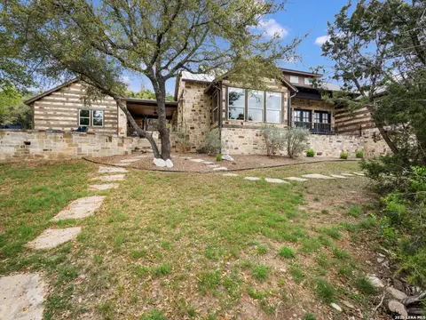 Exterior - 2601 B And R Rd, Utopia, TX 78884 photo 13 of 18
