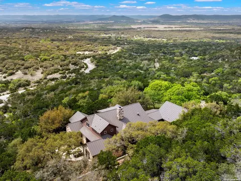 View/Area - 2601 B And R Rd, Utopia, TX 78884 photo 1 of 11
