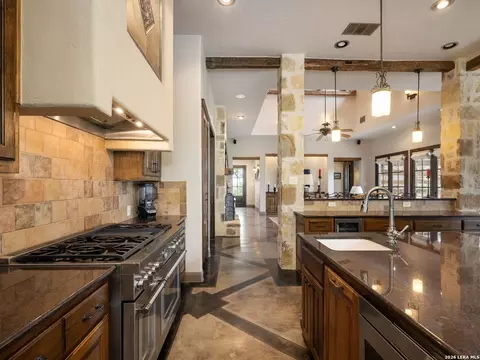 Kitchen - 2601 B And R Rd, Utopia, TX 78884 photo 2 of 7