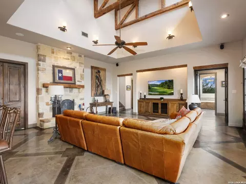 Living - 2601 B And R Rd, Utopia, TX 78884 photo 5 of 6