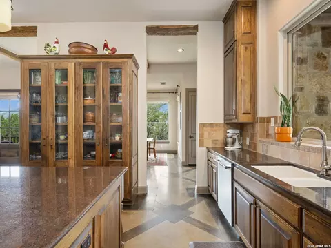 Kitchen - 2601 B And R Rd, Utopia, TX 78884 photo 4 of 7