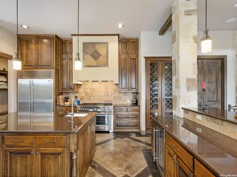 Kitchen - 2601 B And R Rd, Utopia, TX 78884 photo 6 of 7