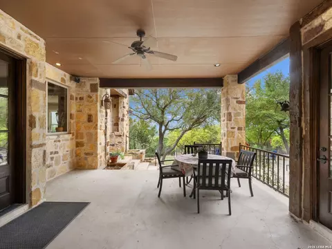 Exterior - 2601 B And R Rd, Utopia, TX 78884 photo 9 of 18