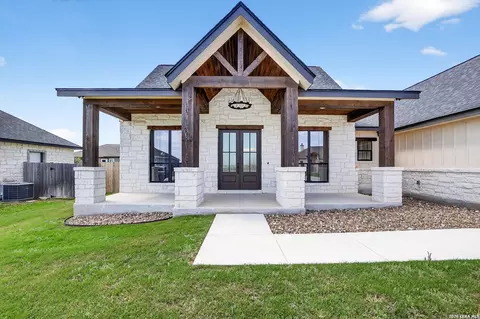 721 N Dickson, Poth, TX 78147