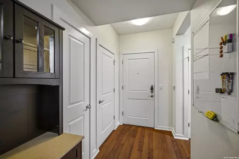 7342 Oak Manor Dr #3105, San Antonio, TX 78229
