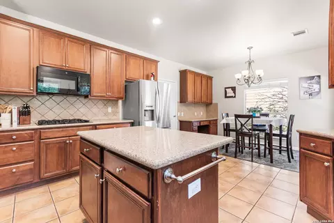 3319 Roan Vly, San Antonio, TX 78259