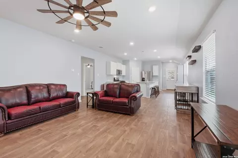Entry Way - 4219 Thyme Gdn, Von Ormy, TX 78073 photo 1 of 6