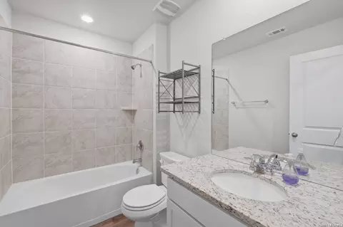 Bath - 4219 Thyme Gdn, Von Ormy, TX 78073 photo 1 of 2