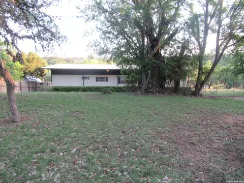 2045 Rio Ranchero, Pipe Creek, TX 78063