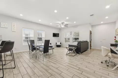 128 Sharer St, San Antonio, TX 78208