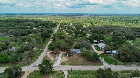 1217 County Road 6723, Natalia, TX 78059