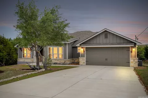 1375 Parton Rd, Canyon Lake, TX 78133