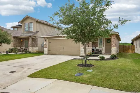 389 Middle Green Loop, Floresville, TX 78114