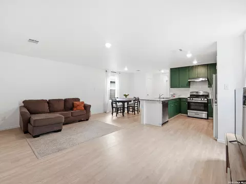 8027 Serro Medina, San Antonio, TX 78252