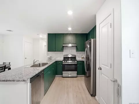 8027 Serro Medina, San Antonio, TX 78252