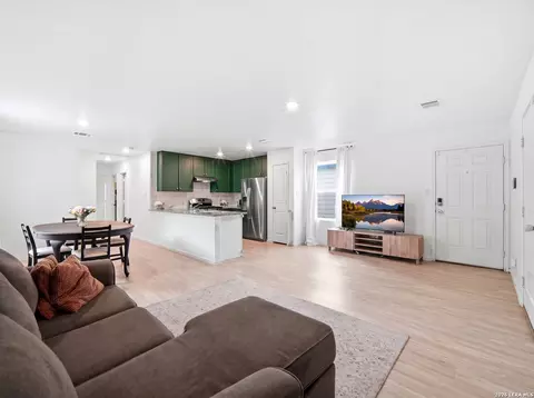 8027 Serro Medina, San Antonio, TX 78252