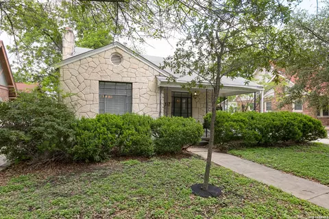 147 North Dr, San Antonio, TX 78201