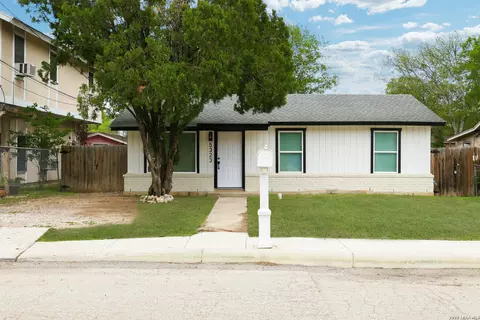 5323 El Paso St, San Antonio, TX 78237