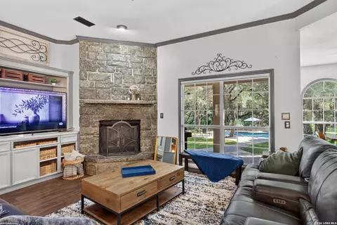 25867 Lewis Ranch Rd, New Braunfels, TX 78132
