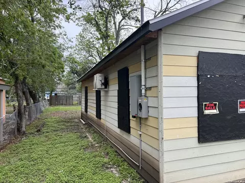 1011 Center St, San Antonio, TX 78202