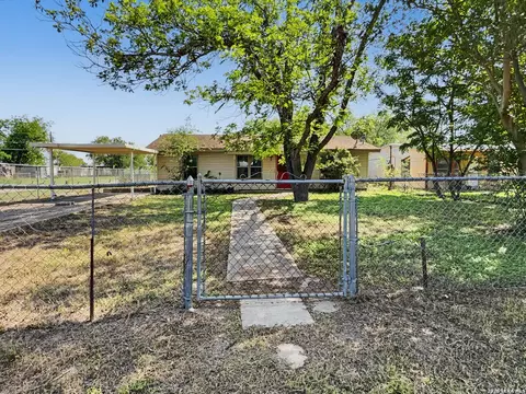 Other - 517 E Daniel, Uvalde, TX 78801 photo 2 of 5