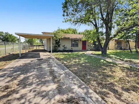 Other - 517 E Daniel, Uvalde, TX 78801 photo 3 of 5