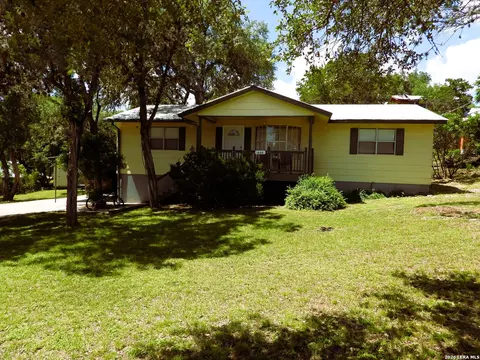 448 White Bass Dr, Lakehills, TX 78063