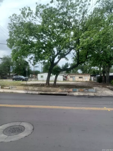 1537 Saltillo, San Antonio, TX 78207