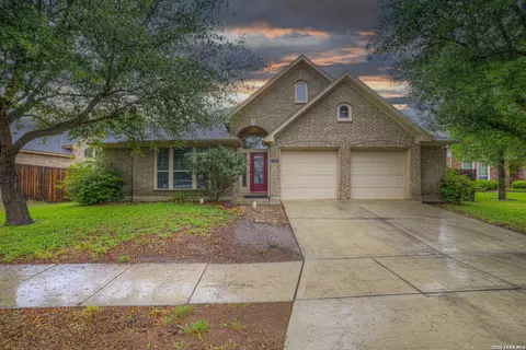 2985 Hidden Mdw, Seguin, TX 78155