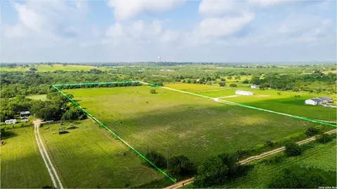 483 Alcorta Ln, Somerset, TX 78069