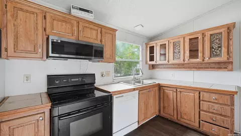 1308 Ruhmann, Kenedy, TX 78119