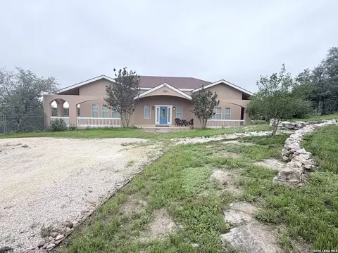 180 County Road 2750, Mico, TX 78056