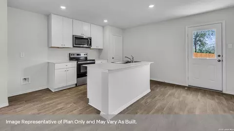 308 Windflower Cv, Luling, TX 78648 photo 11