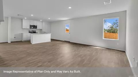 308 Windflower Cv, Luling, TX 78648 photo 8