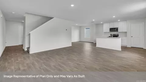308 Windflower Cv, Luling, TX 78648 photo 2