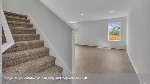 308 Windflower Cv, Luling, TX 78648 photo 5