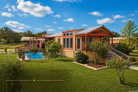 282 Oak Trl, Pipe Creek, TX 78063
