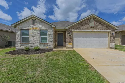 19831 Doc Holiday Dr, Lytle, TX 78052
