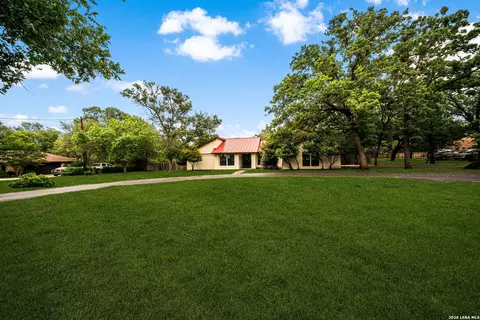 25334 Hazy Holw, San Antonio, TX 78255