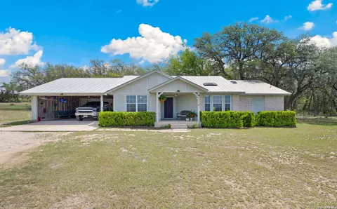 133 Wagon Cir, Bandera, TX 78003