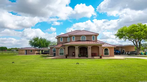 165 Pr 8250, Runge, TX 78151