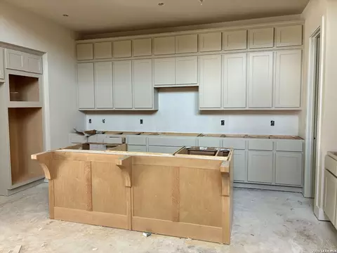 100 Rainwater Crk, Boerne, TX 78006