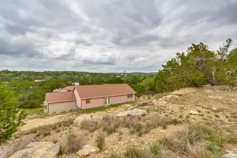 2630 Rocky Rdg, Canyon Lake, TX 78133