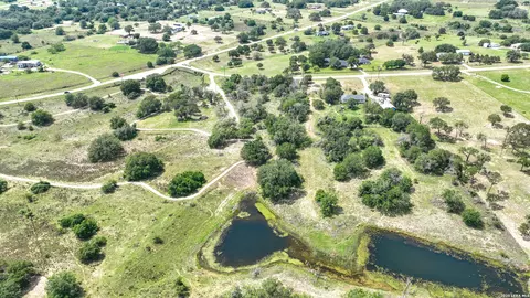 108 Misty Bnd, Floresville, TX 78114