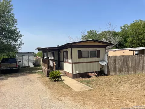 Exterior - 17189 Benton City Rd, Von Ormy, TX 78073 photo 2 of 3